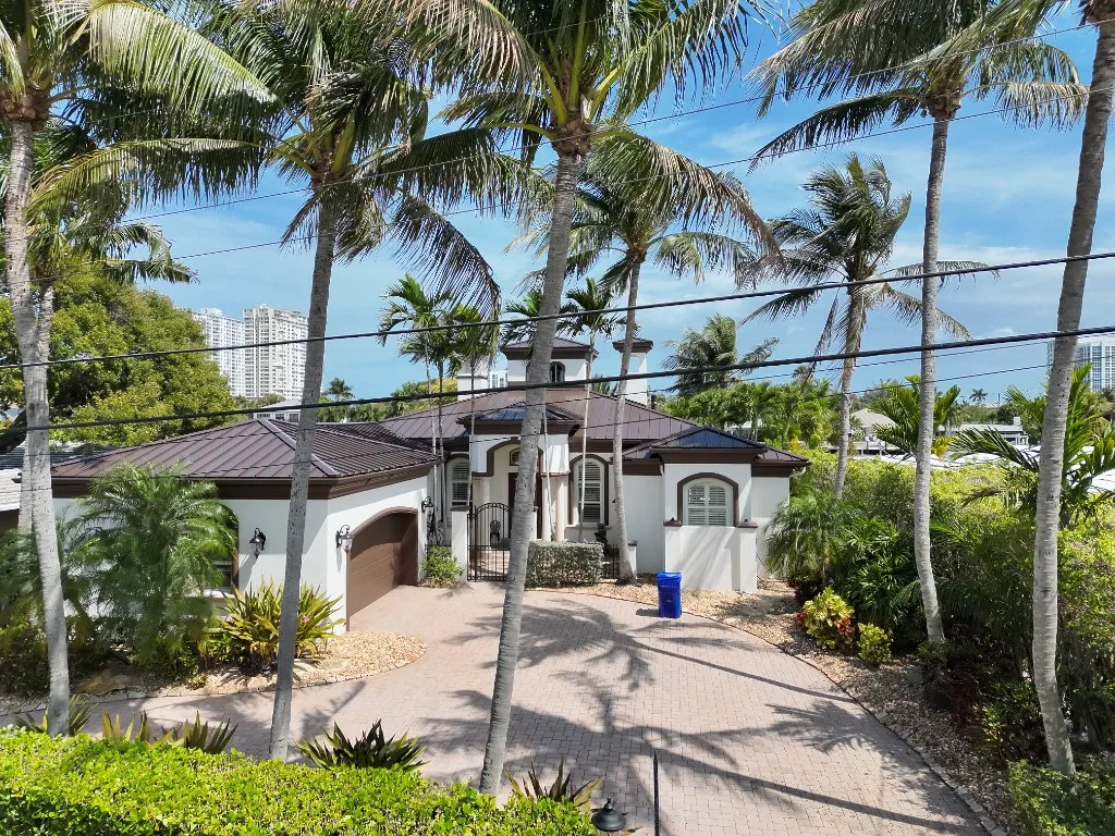 How to Build a Hurricane-Resilient Roof in Florida